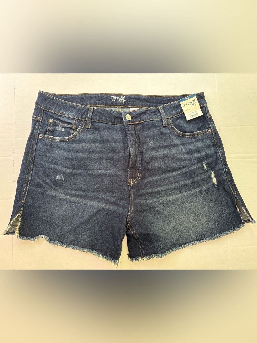NWT Terra & Sky Plus Denim Shorts 18W High Rise Distressed Raw Hem Stretch
